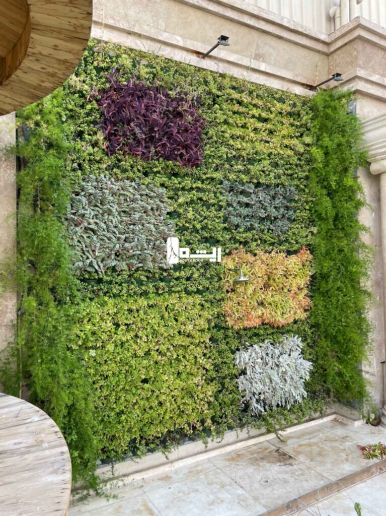 دیوار سبز مجتمع تجاری گروه ریشه در شیراز و ایران